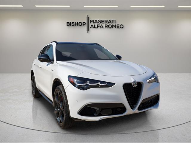 2025 Alfa Romeo Stelvio Base's photo
