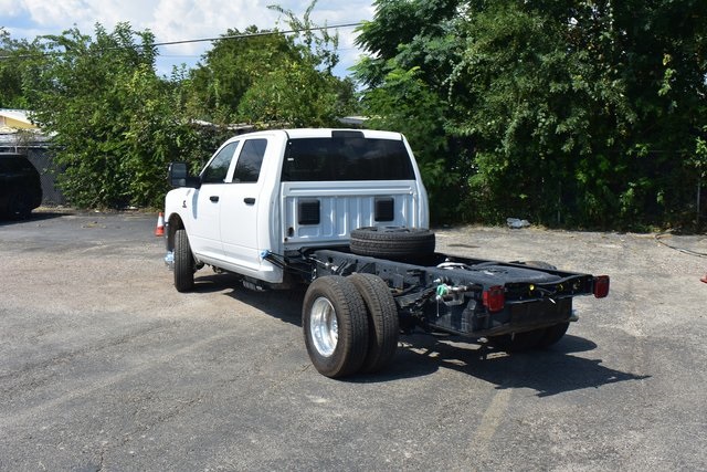 2026 Ram 3500 Tradesman photo 3
