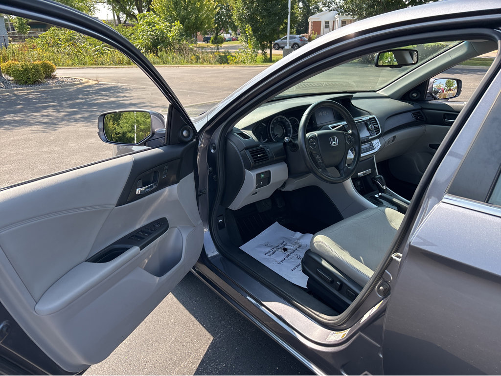 Used 2013 Honda Accord EX-L with VIN 1HGCR2F82DA077126 for sale in Omaha, NE