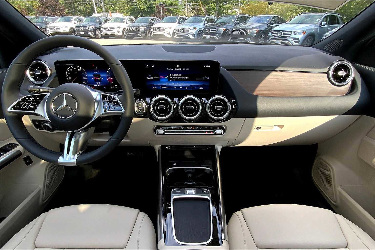 2026 Mercedes Benz GLA 250 4MATIC photo 4