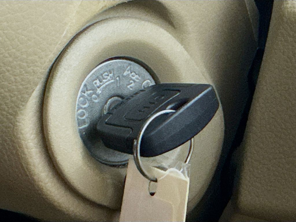 2011 Nissan Versa 1.8 S photo 17