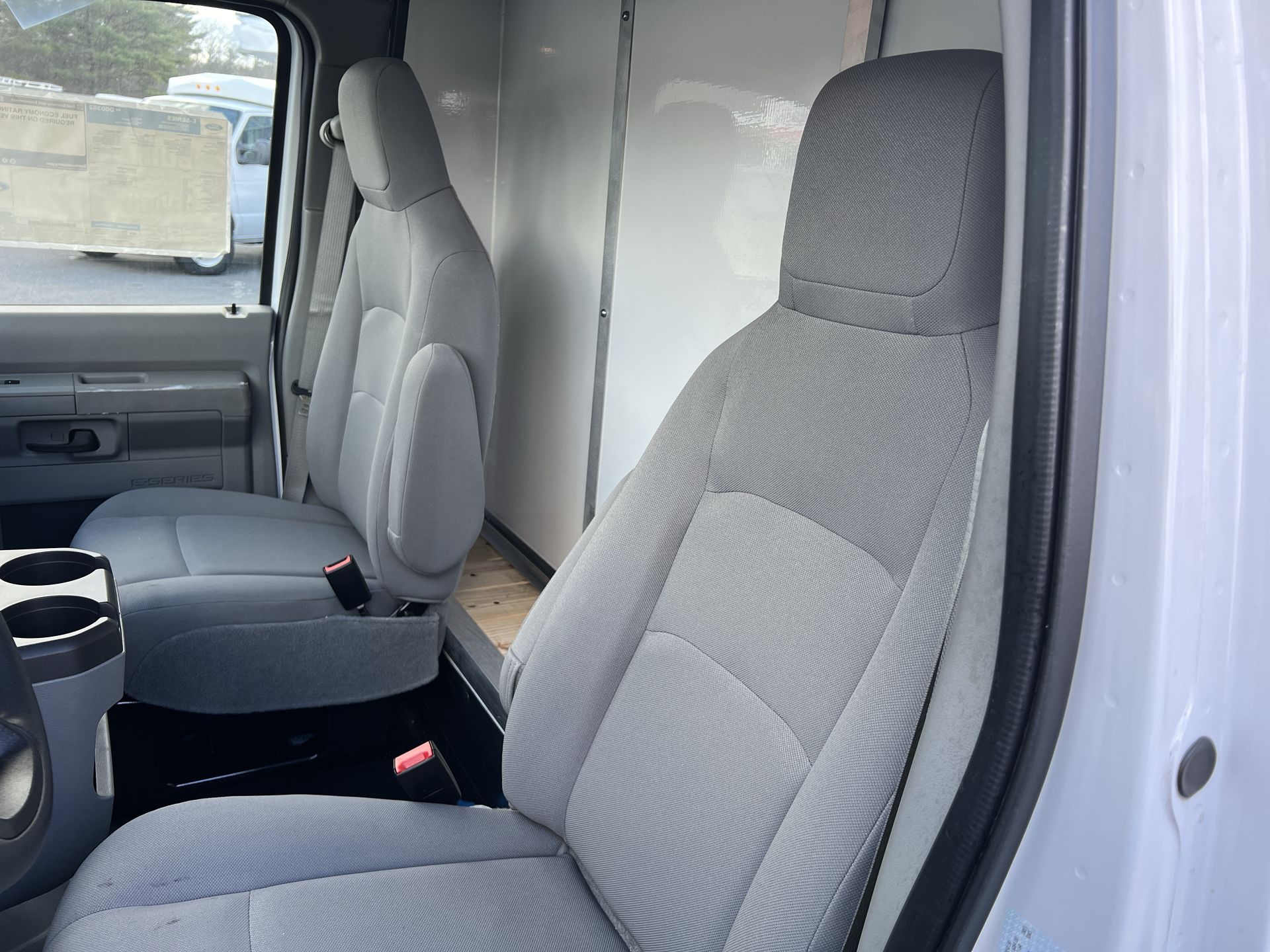 2024 Ford E-350 Base photo 4