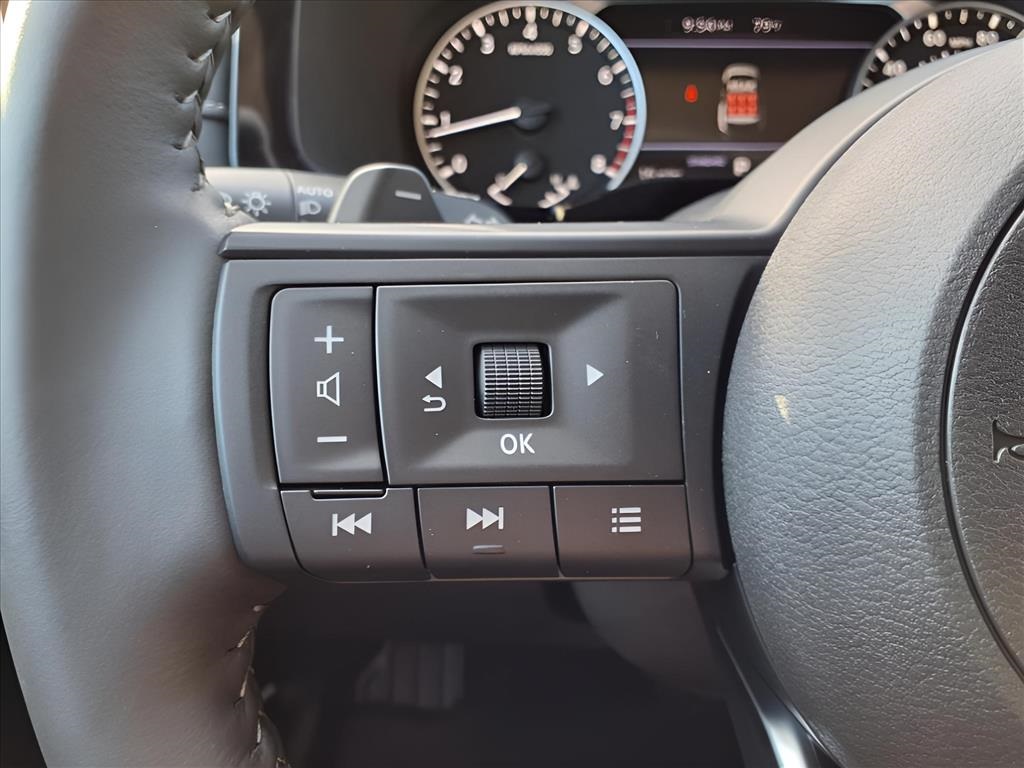 2025 Nissan Pathfinder SV photo 27