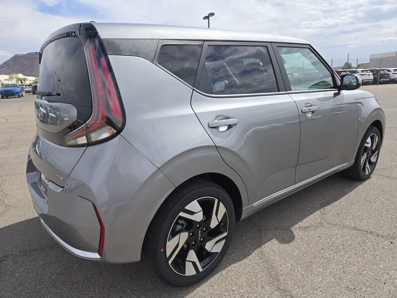 2025 Kia Soul GT-Line photo 3