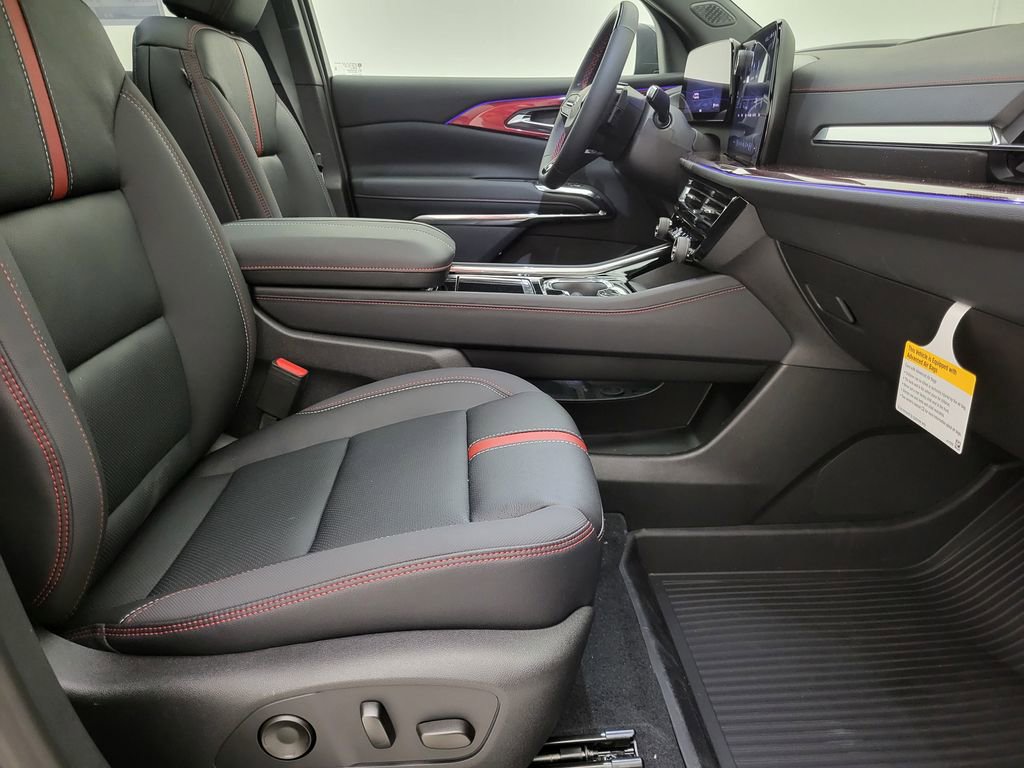 2026 Chevrolet Traverse RS photo 2