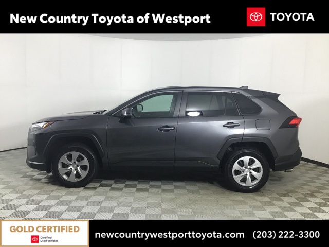 2023 Toyota RAV4 LE photo 3
