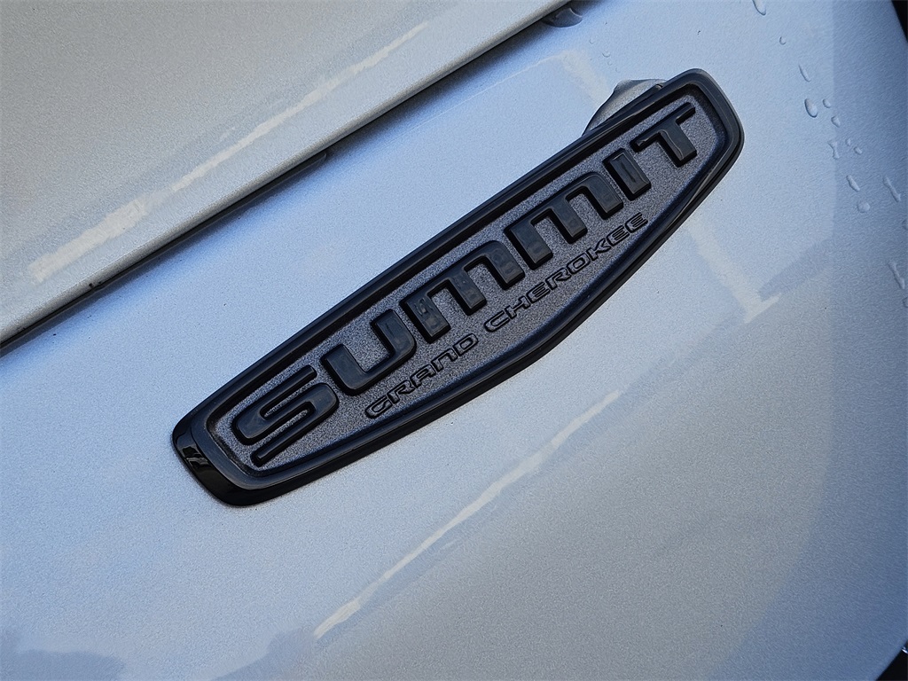 2024 Jeep Grand Cherokee L Summit photo 10