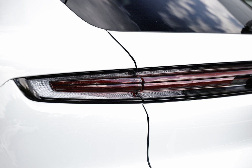 2025 Porsche Cayenne S E-Hybrid photo 14