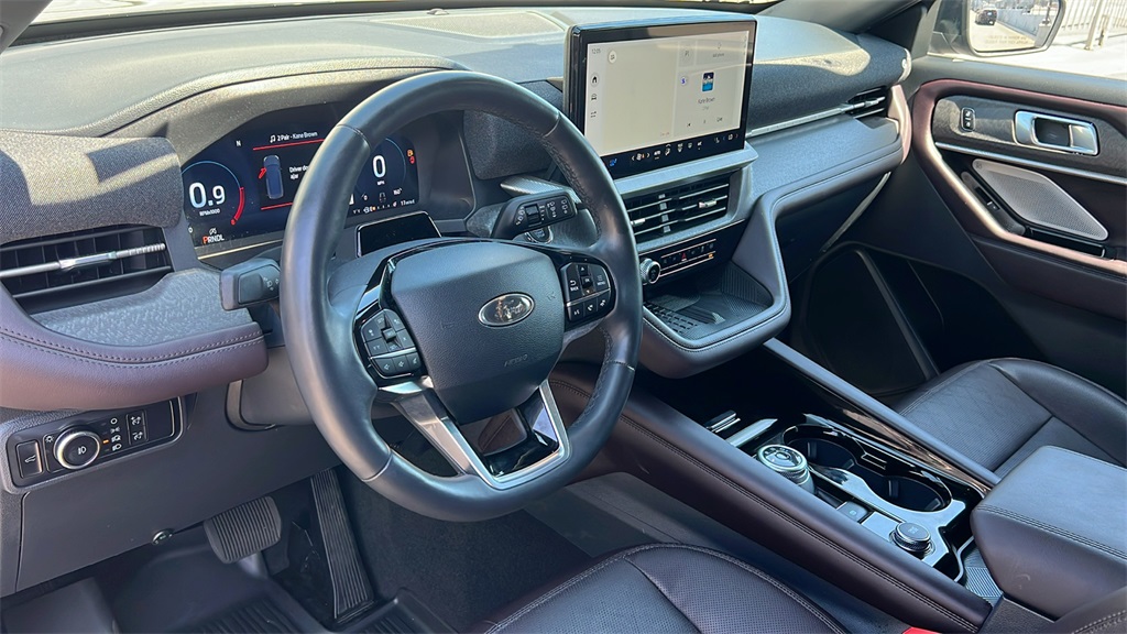 2025 Ford Explorer Platinum photo 10