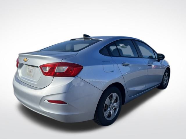 2017 Chevrolet Cruze LS photo 6