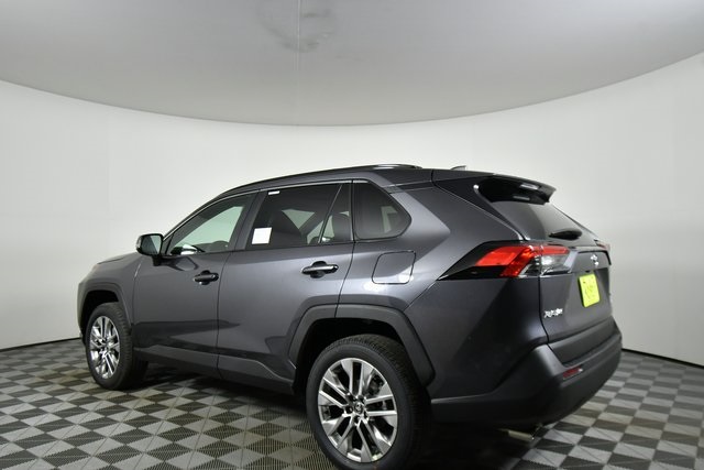 2025 Toyota RAV4 XLE Premium photo 10