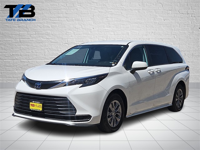 Pre-Owned 2024 Toyota Sienna LE 4D Passenger Van in Carlsbad