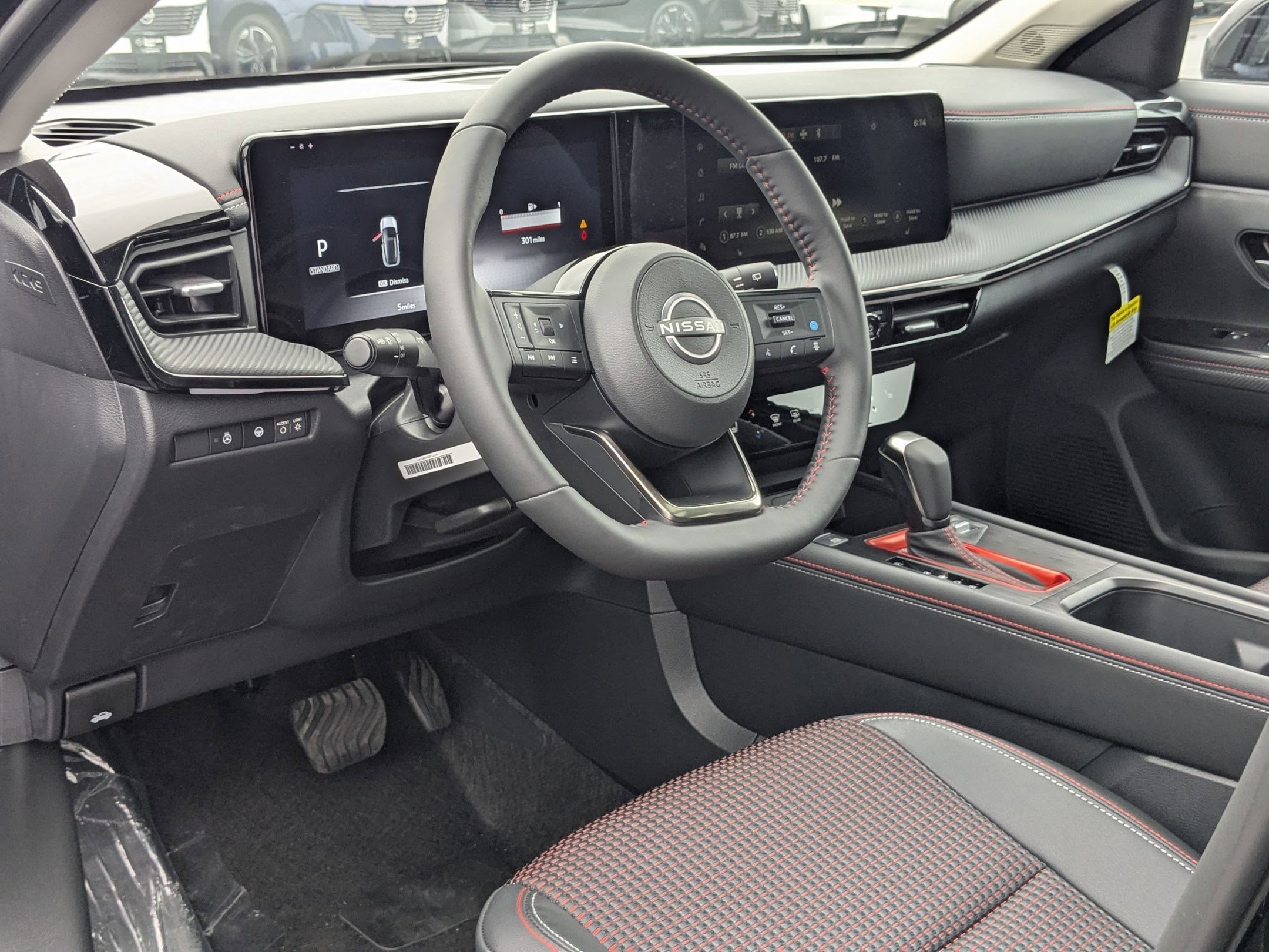 2025 Nissan Kicks SR photo 9