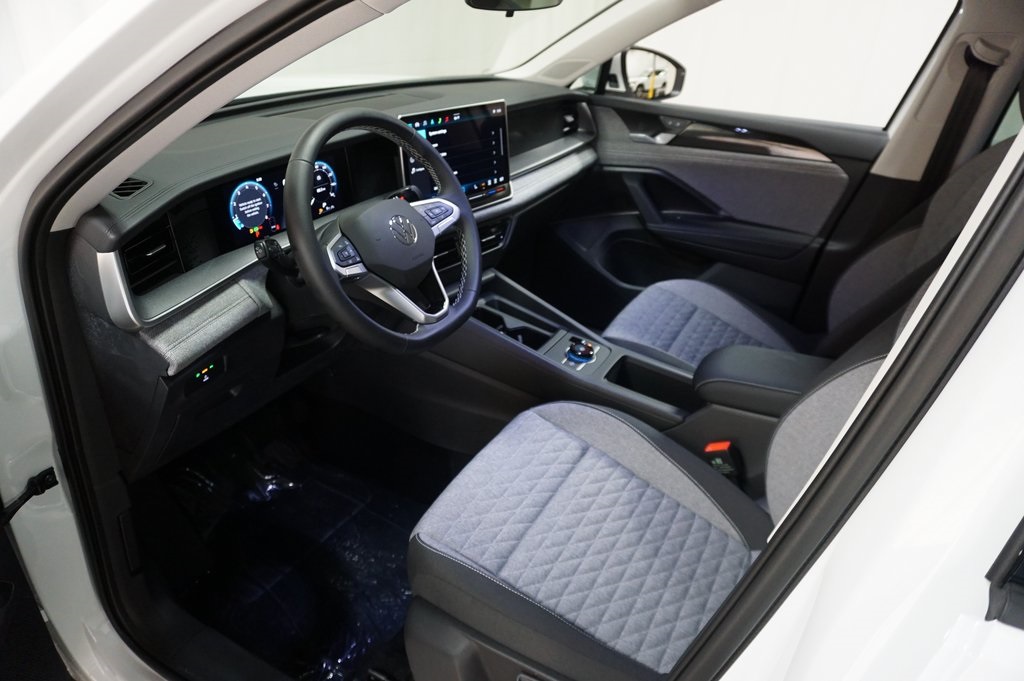 2025 Volkswagen Tiguan S photo 8