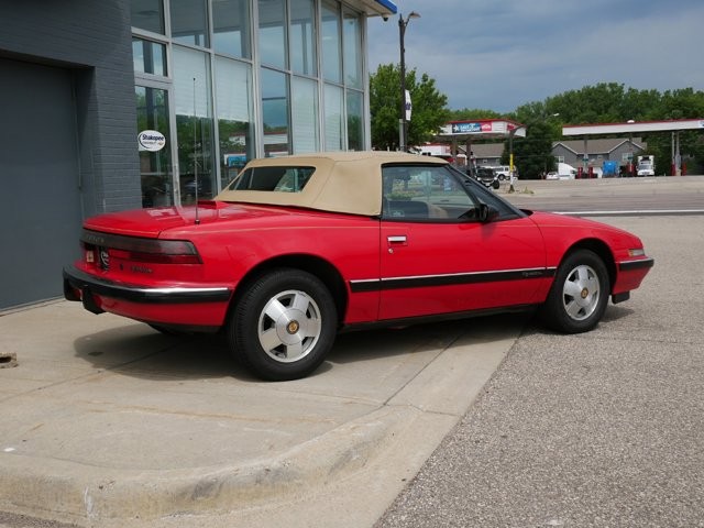 1990 Buick Reatta photo 3