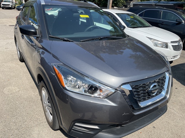 2019 Nissan Kicks S photo 2