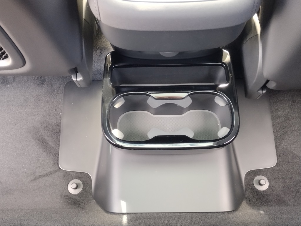 2026 VOLVO XC90 - Image 24