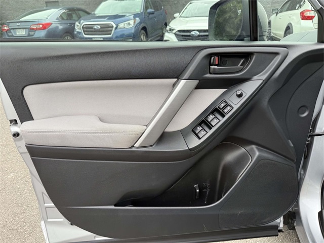 2014 Subaru Forester 2.5i photo 25