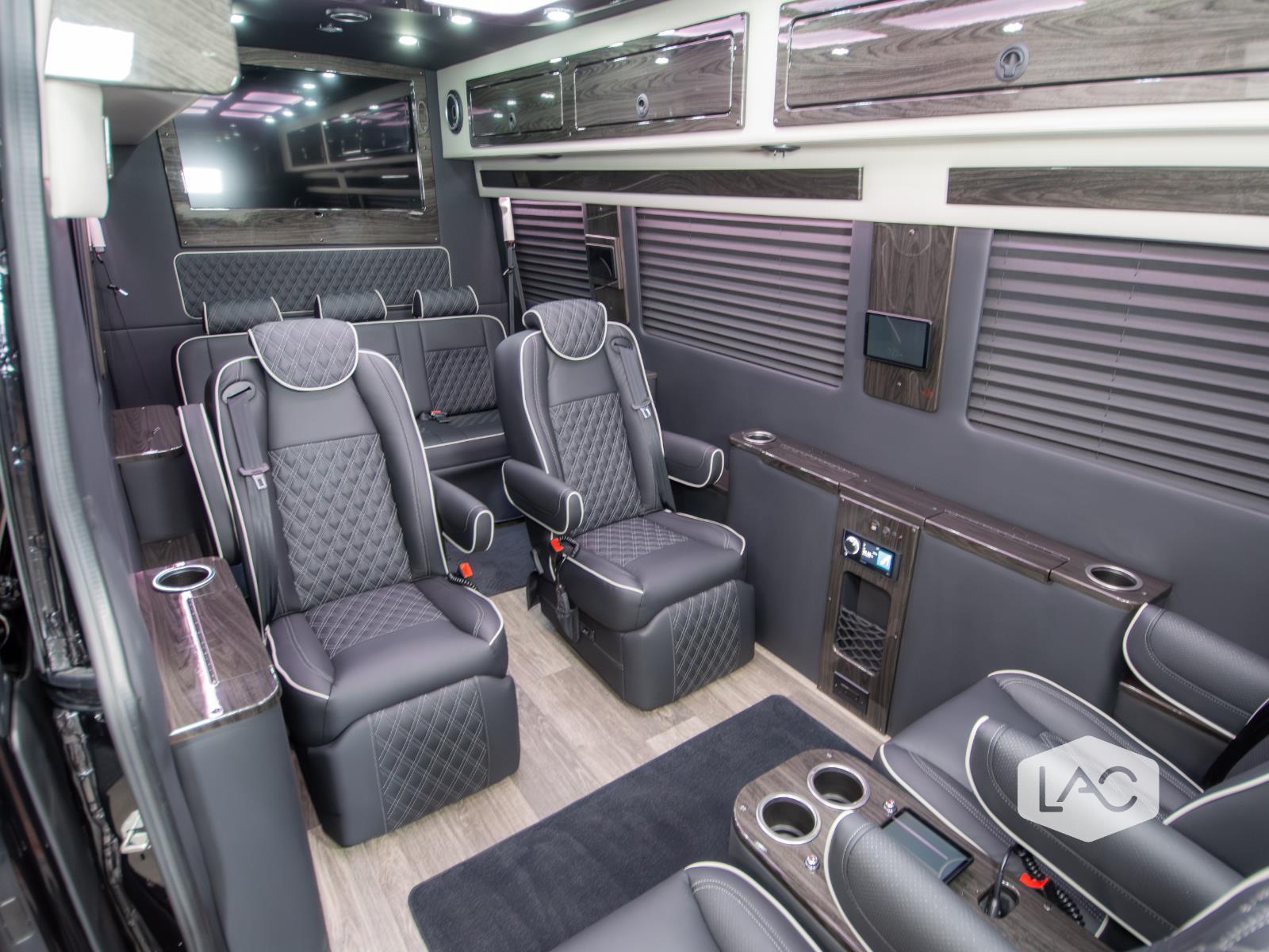 2024 Mercedes Benz Sprinter 3500 photo 8