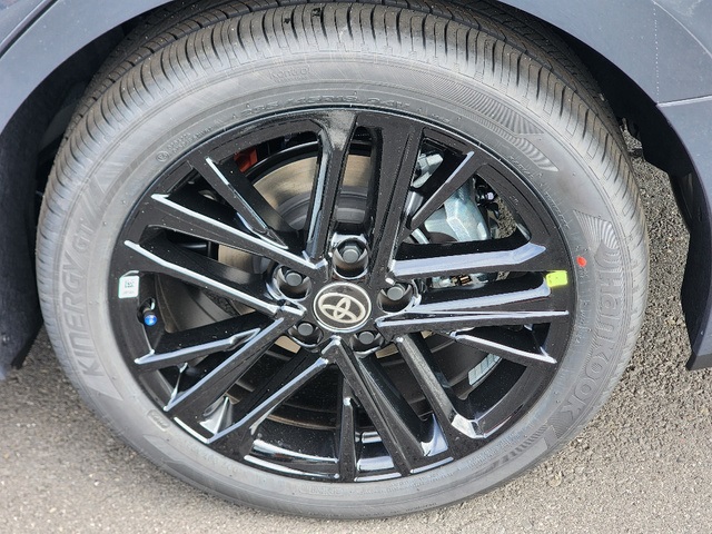 2025 Toyota Camry SE photo 6