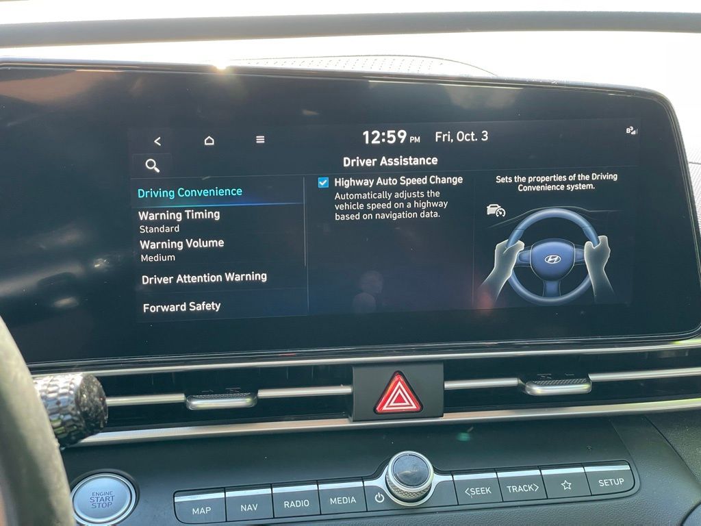 2023 Hyundai Elantra SEL photo 16