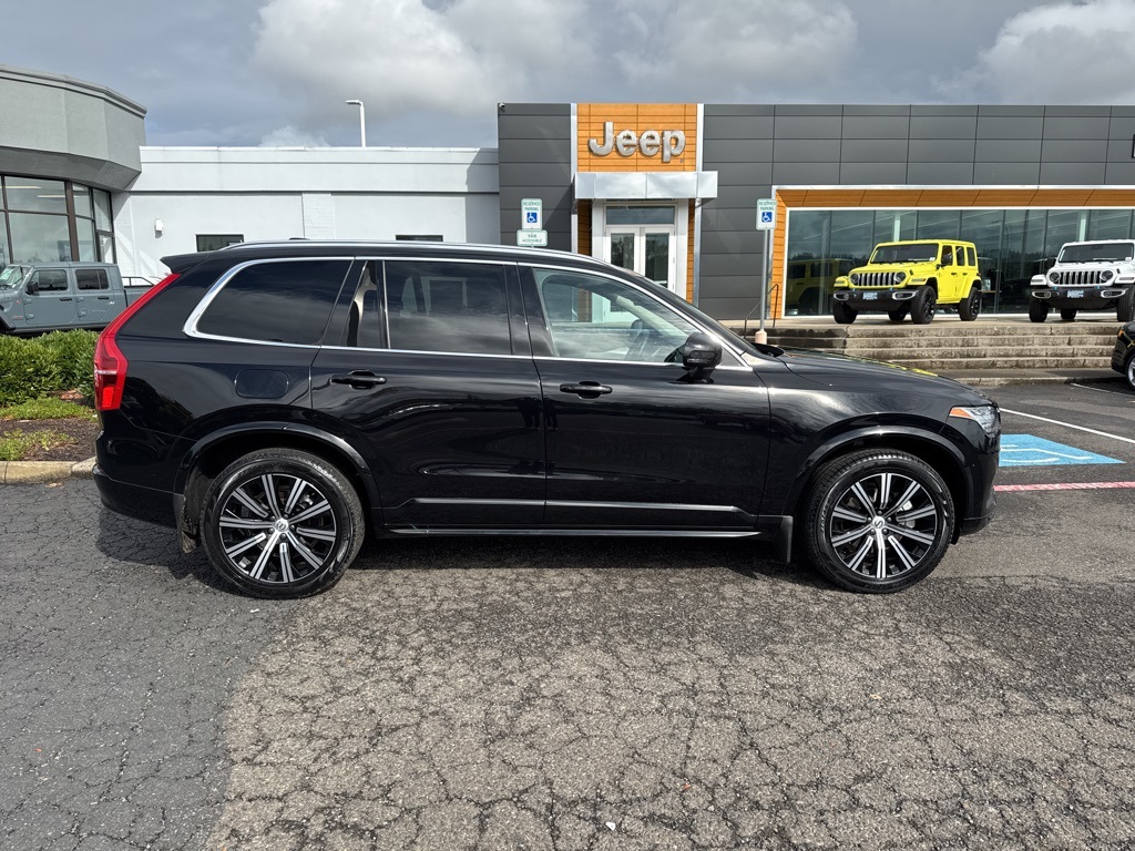 2023 Volvo XC90 B5 Core photo 9