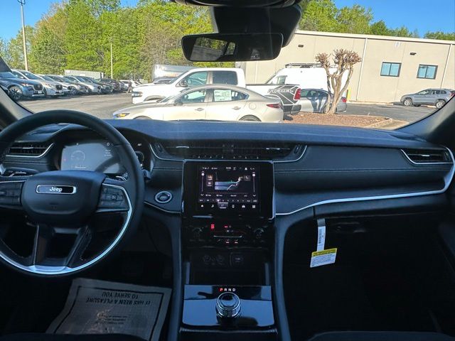 2025 Jeep Grand Cherokee Altitude X photo 25