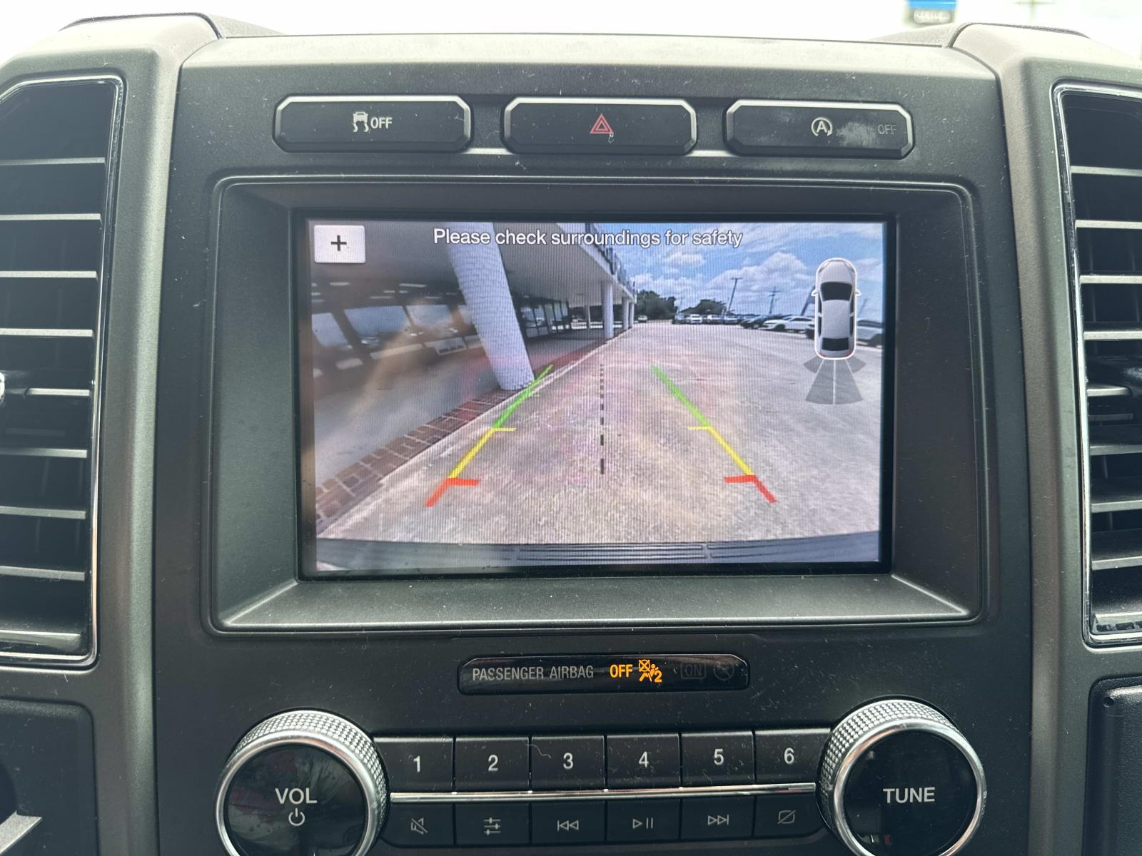 2019 Ford Expedition XLT photo 24