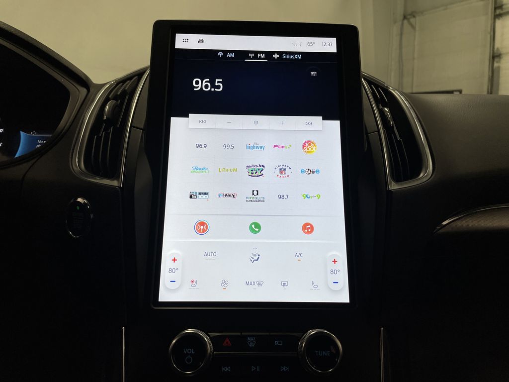 2024 Ford Edge Titanium photo 7