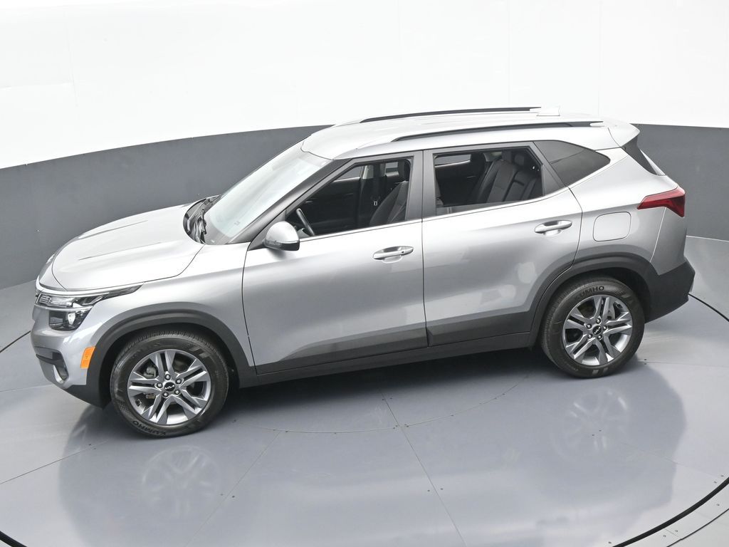 2023 Kia Seltos S photo 2