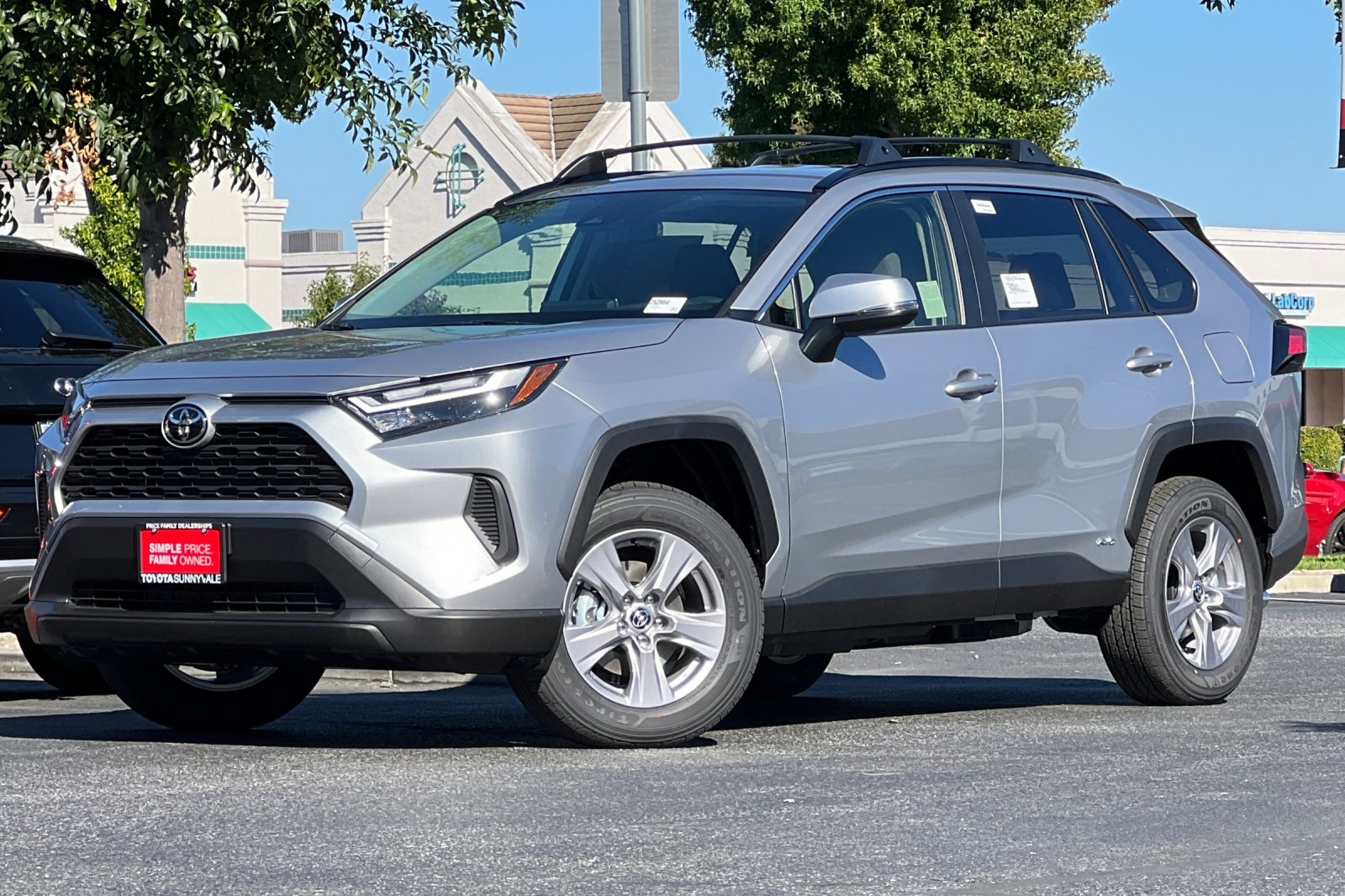 2025 Toyota RAV4 Hybrid XLE photo 2