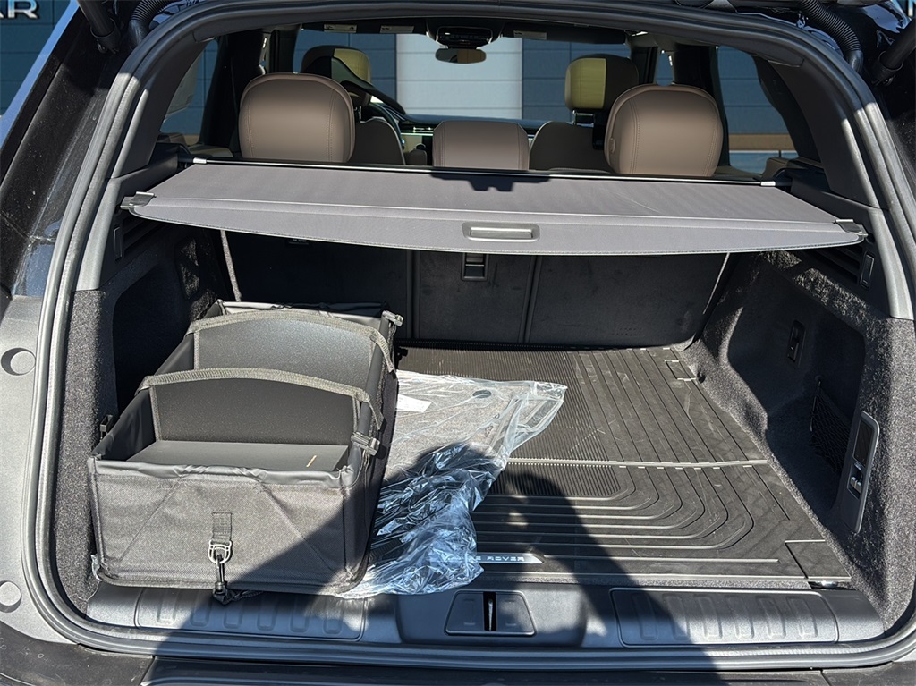 2025 Land Rover Range Rover Sport SE photo 12