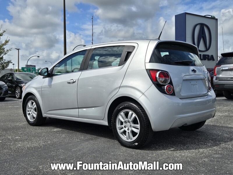 2014 Chevrolet Sonic LT photo 3
