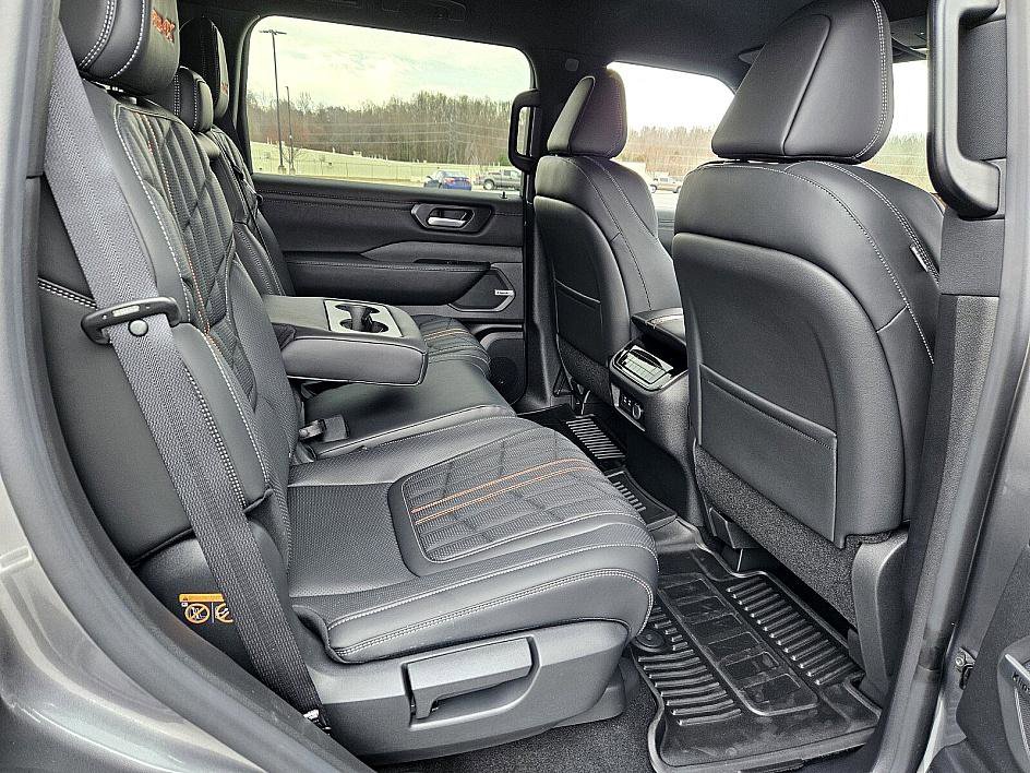 2025 Nissan Armada photo 14