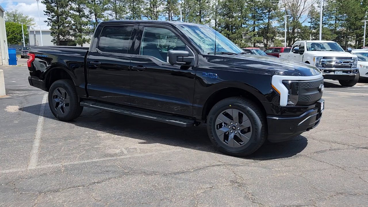 2025 Ford F-150 Lightning photo 14