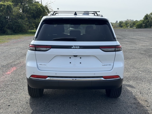 2022 Jeep Grand Cherokee Limited photo 4
