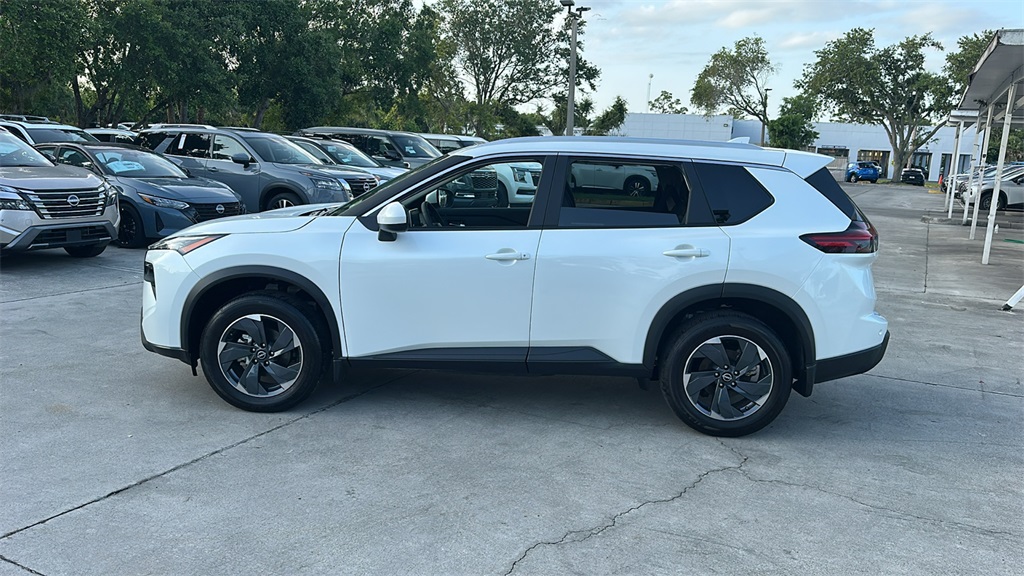 2025 Nissan Rogue SV photo 2