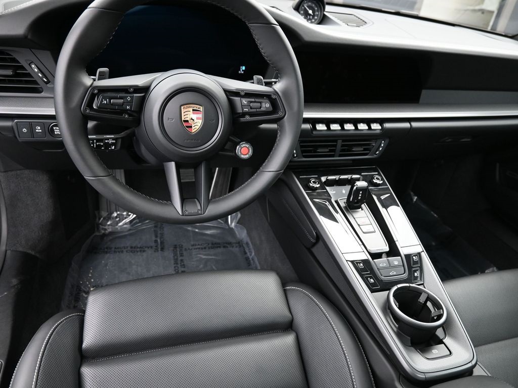 2025 Porsche 911 photo 6