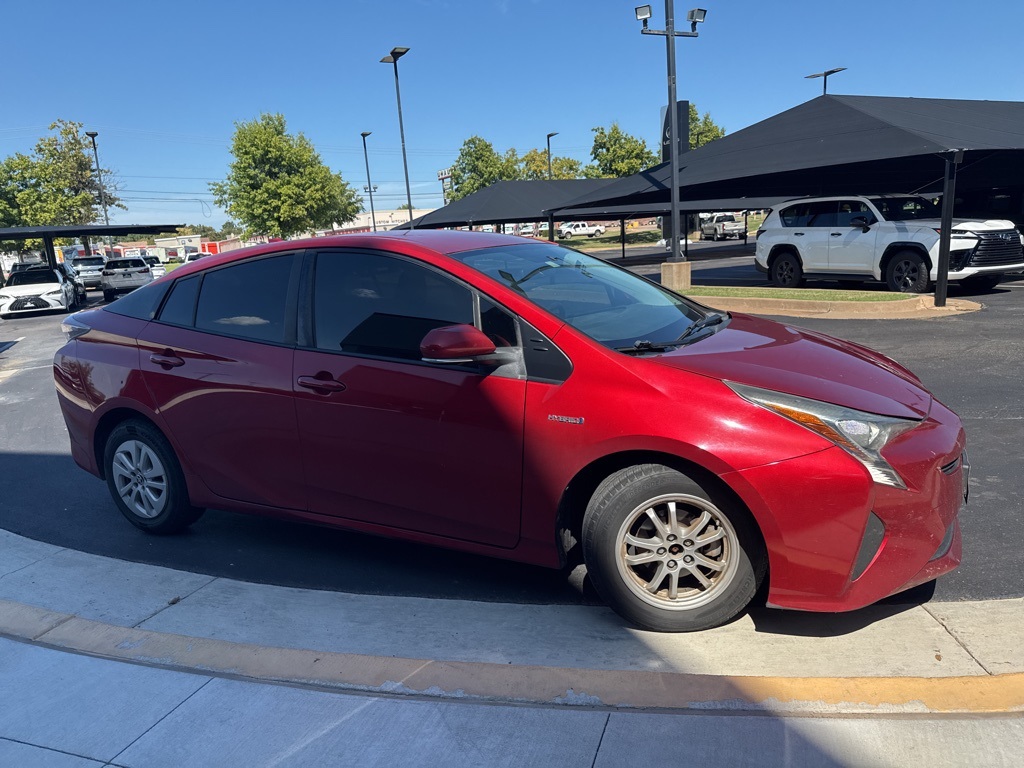 2016 Toyota Prius One Two photo 2