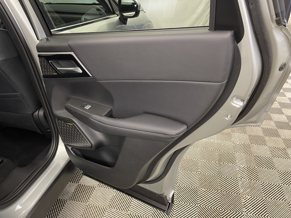 2025 Mitsubishi Outlander SE photo 29