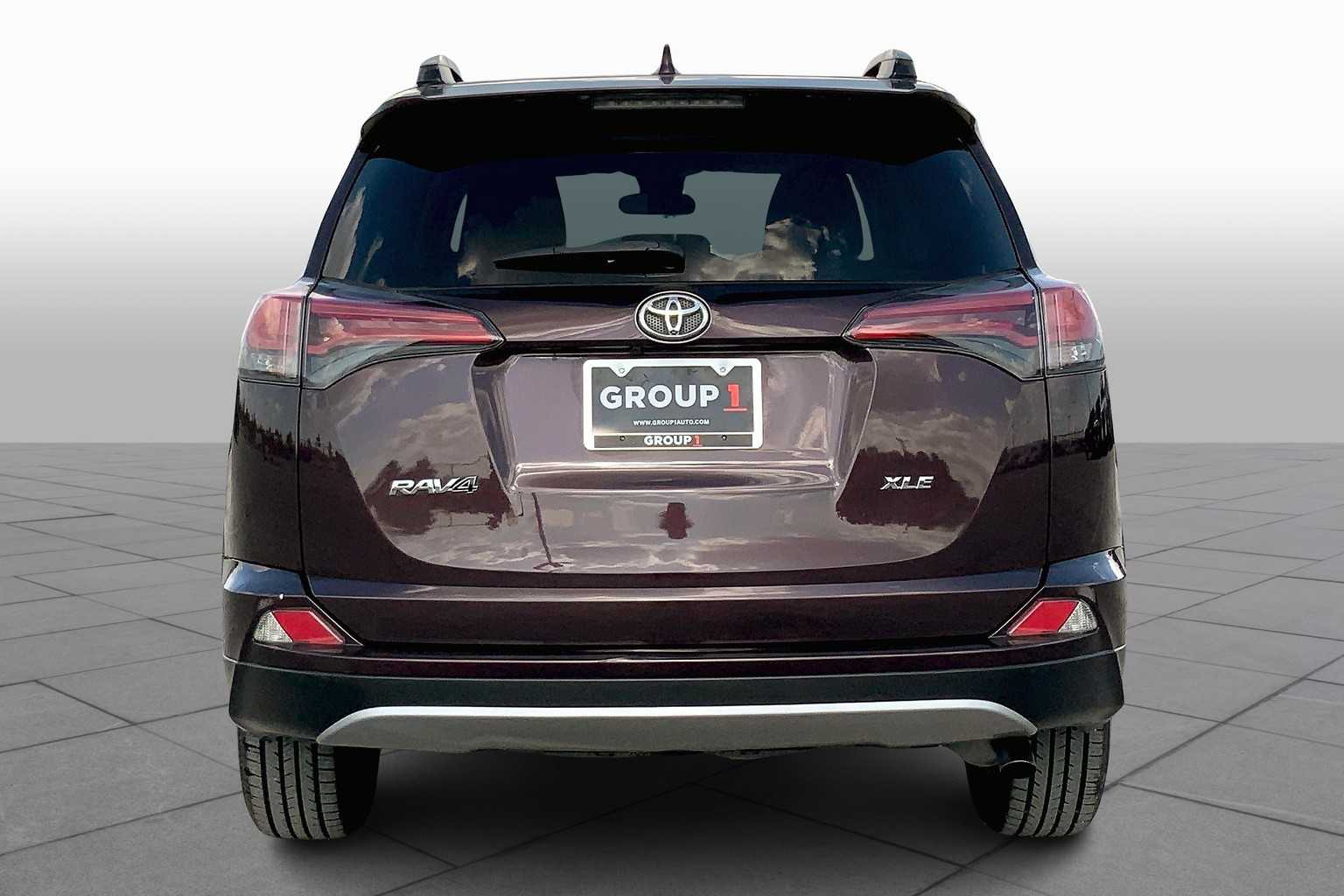 2018 Toyota RAV4 XLE photo 4