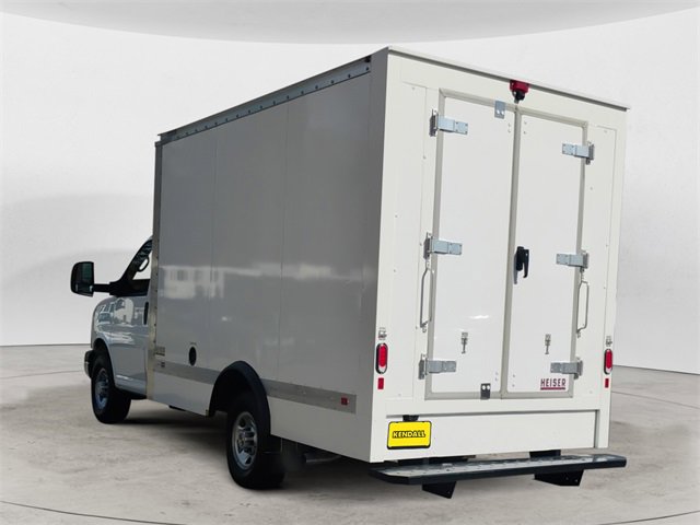 2024 Chevrolet Express Cutaway 3500 photo 3
