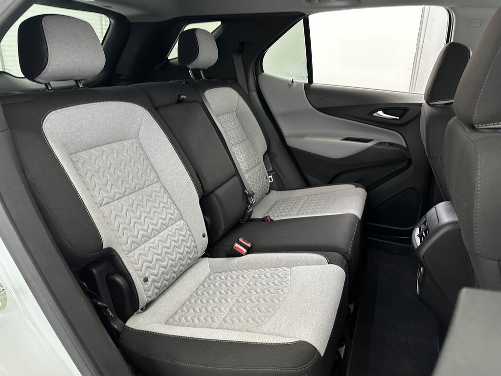 2022 Chevrolet Equinox LS photo 17
