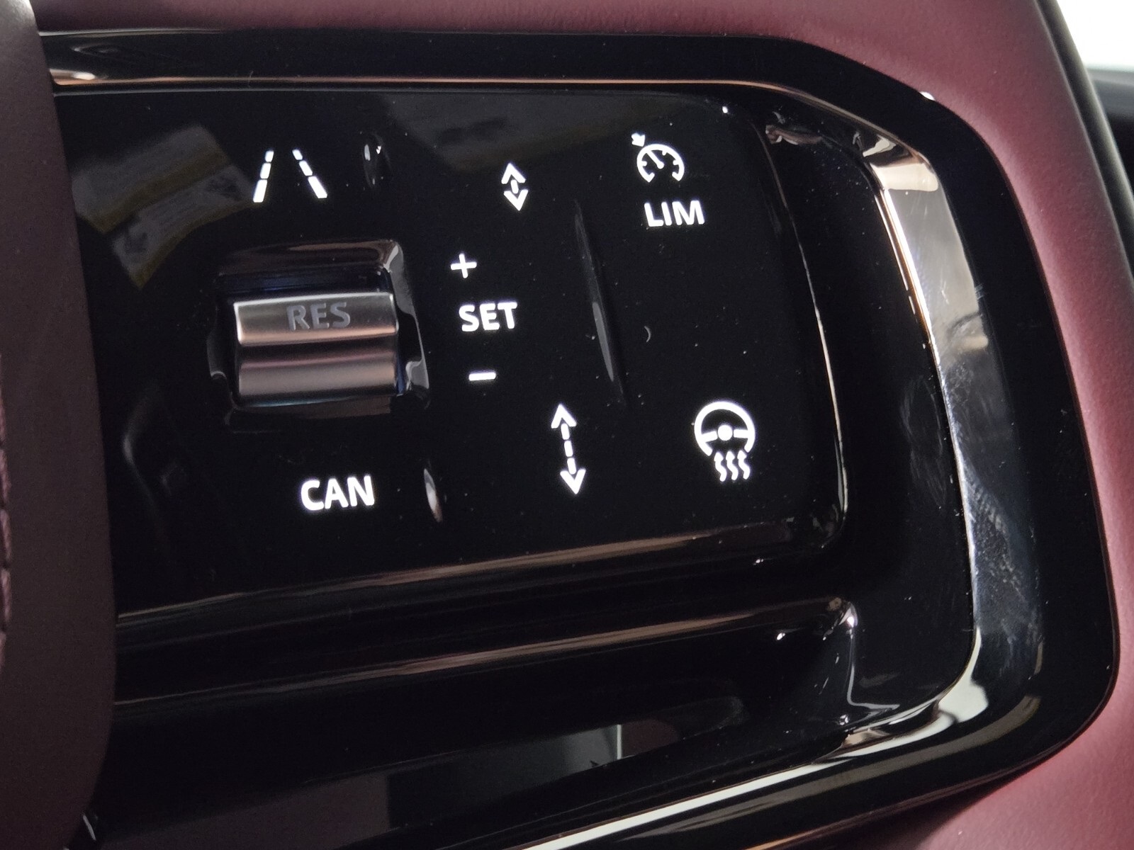 2025 Land Rover Range Rover Sport SE photo 24