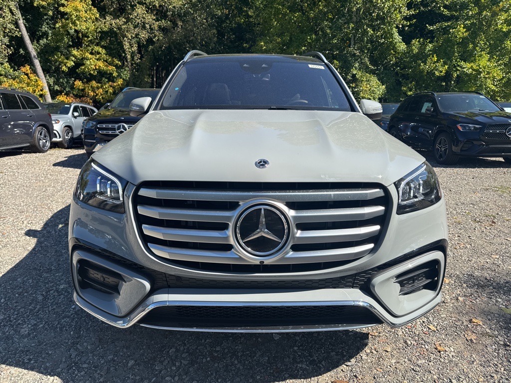 2026 Mercedes Benz GLS 580 4MATIC photo 2