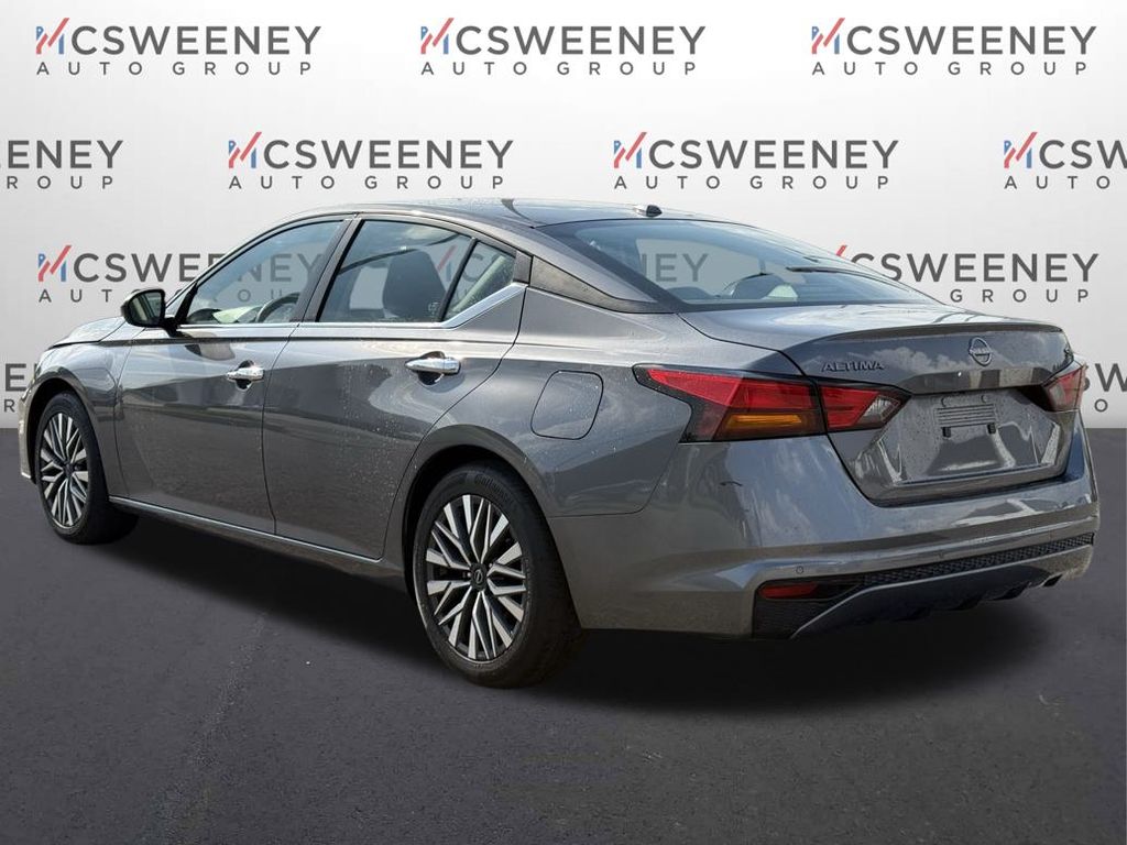 2024 Nissan Altima 2.5 SV photo 3