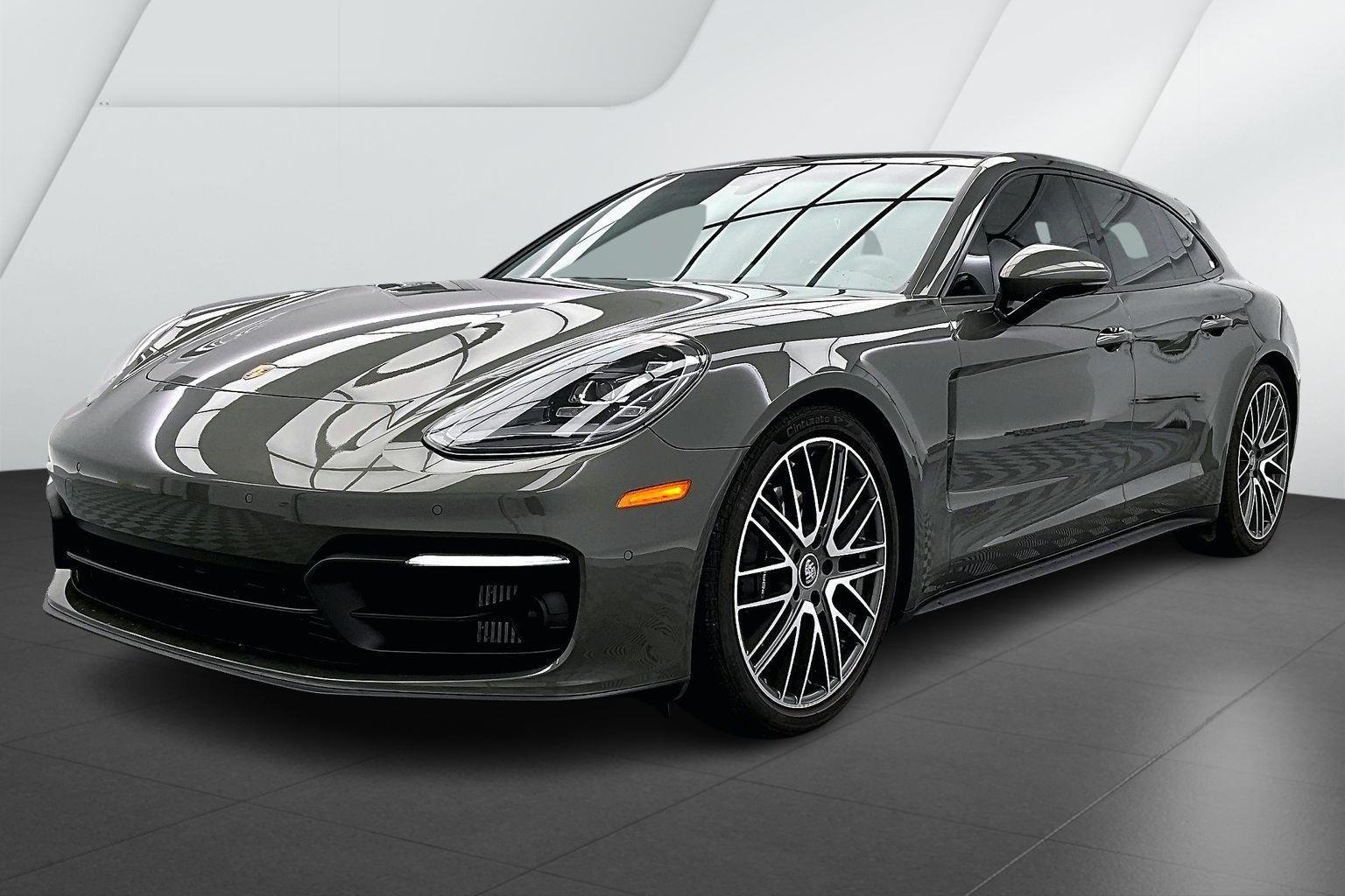 2023 Porsche Panamera Base's photo