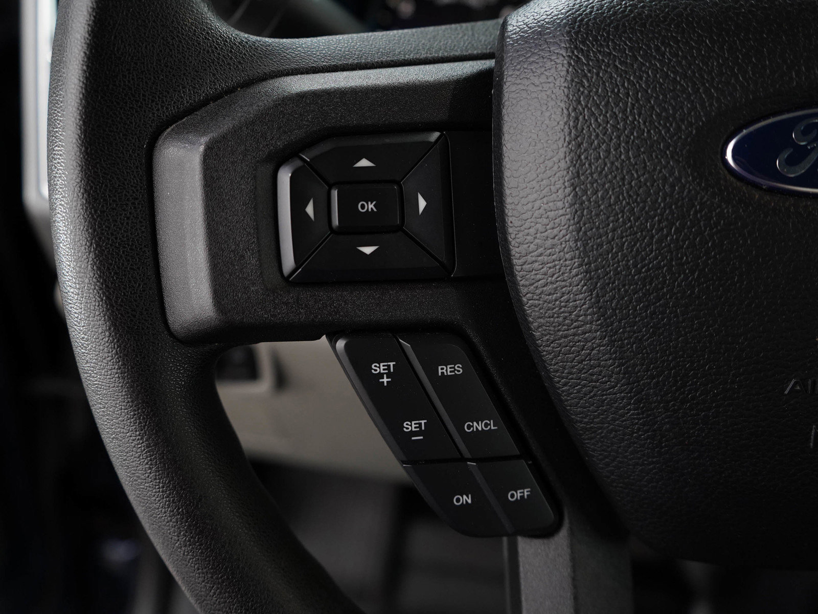 2015 Ford F-150 XLT photo 18