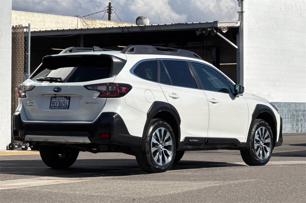 2023 Subaru Outback Limited photo 3