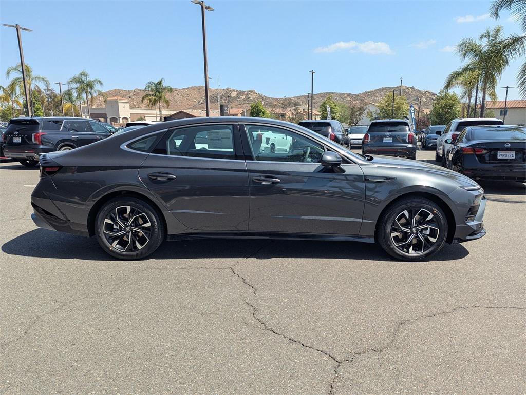 2025 Hyundai Sonata SEL photo 7